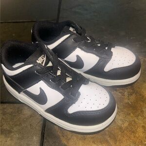 Nike Kids Black and White Low-Top Sneaker Pandas 8C